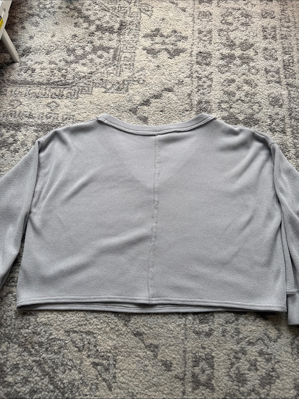Light Gray V-Neck Knit Cropped Sweater - Picture 4 of 4